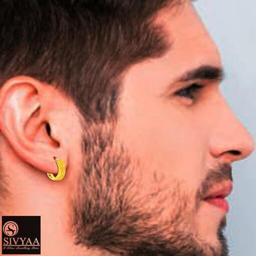 male model wearing- SIVYAA grid textured round flattish edge gold polish pure silver hoop